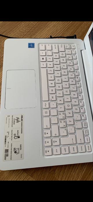 Laptop Asus Slim display 14,6 led,4gb ram,530gb m,functional cu incarc