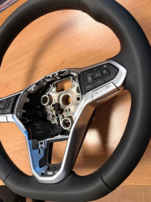 VW volan cu comenzi ca nou