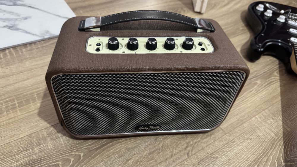 Vand chitara electrica Cliffton cu amplificator si pedala