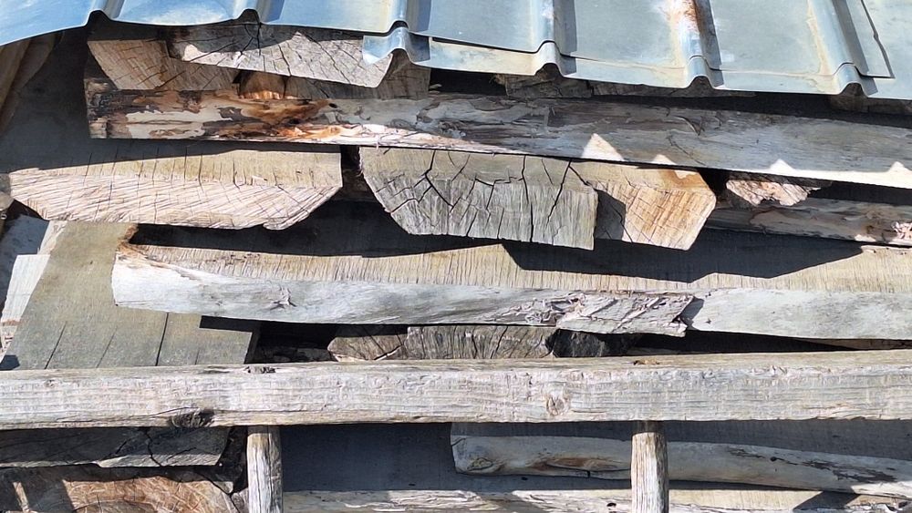 Vând dulapi lemn de nuc 5cm.grosime