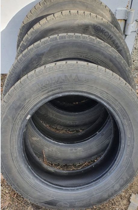 Отличном состояние YOKOHAMA липучка всесезонный 205/60 R16