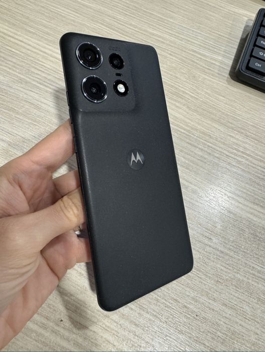 Full box Moto Edge 50 Pro