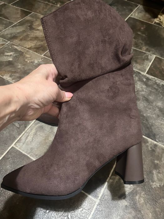 Дамски ботуши нови