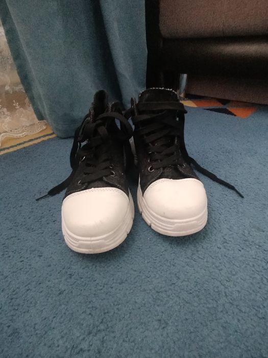 Продам кеды джинсовые