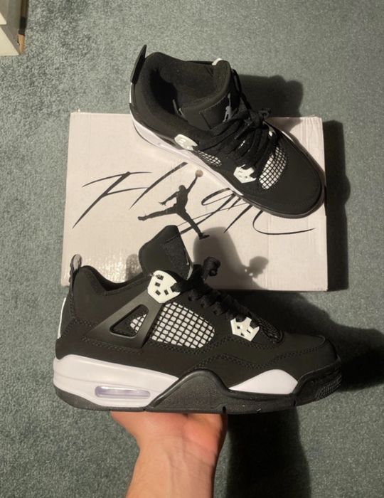 Jordan 4 Black and White Marimea 38 Noi