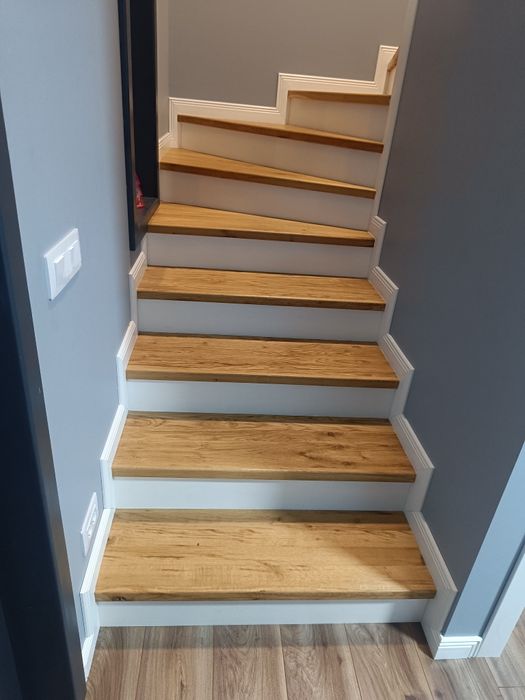 Montez parchet,uși și scări interioare