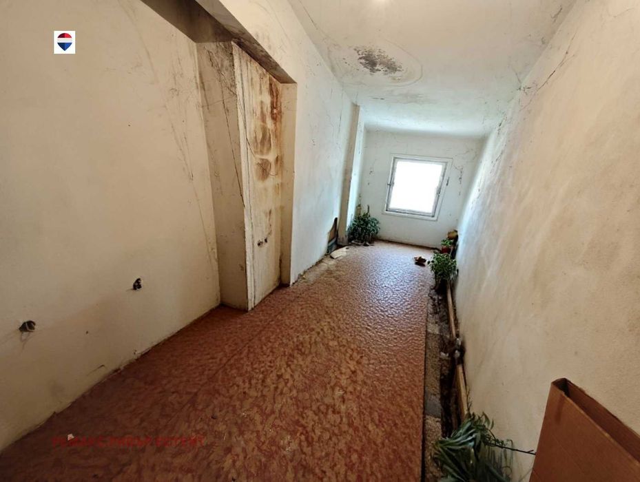 Продава се Четиристаен апартамент в Русе, Дружба 3 - 102 кв.м за 1519 €/кв.м - Снимка #12