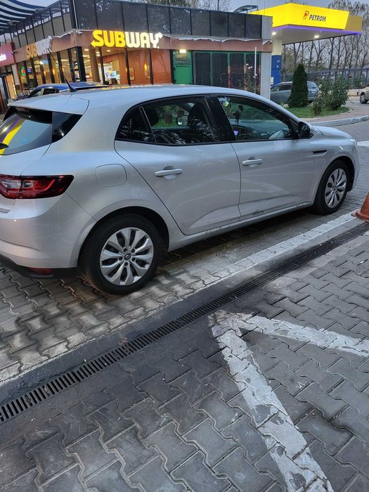 Vând Renault Megan lV hatchback