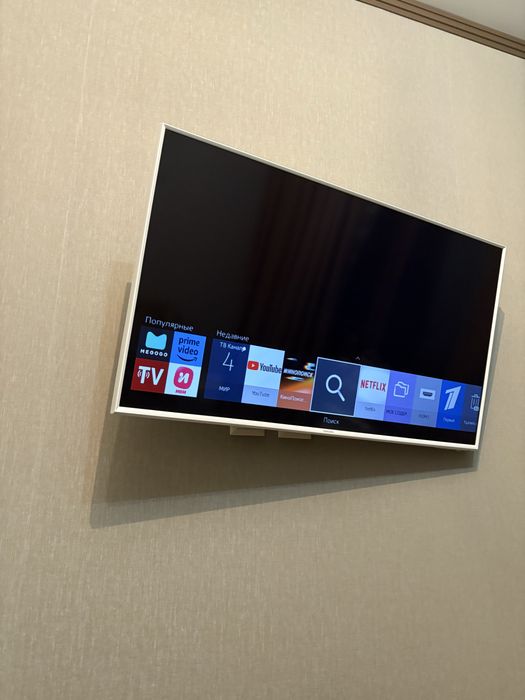 Продаю телевизор + настенный держатель! Супер комплект для дома