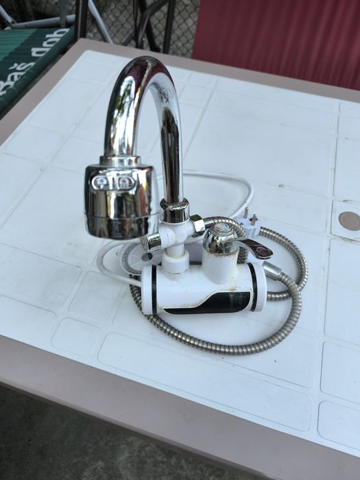 Проточен бойлер с душ