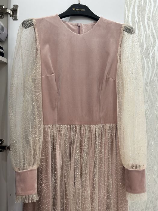 Платье нежное комбинированное