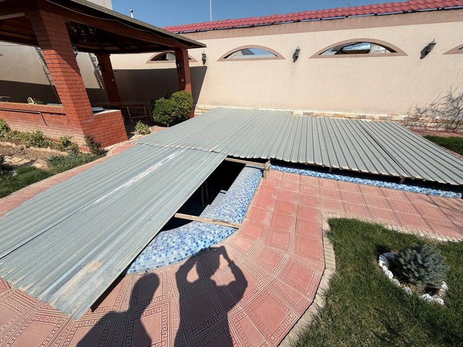 Профнастил от бассейна