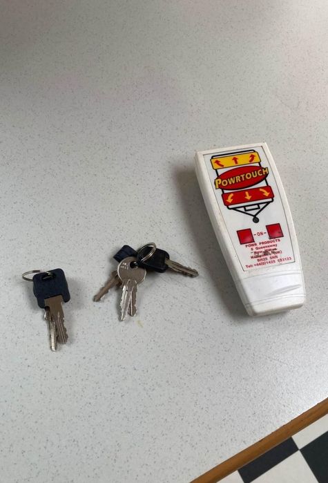 Намалена цена! Регистрирана, 2-местна лека каравана с 2 форселта и мув