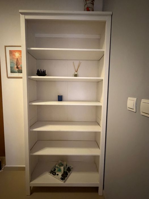 Бяла секция ИКЕА с 6 рафта – като нова
