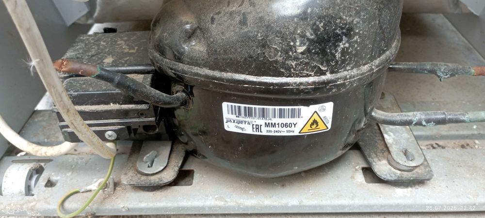 Продам холодильник на запчасти