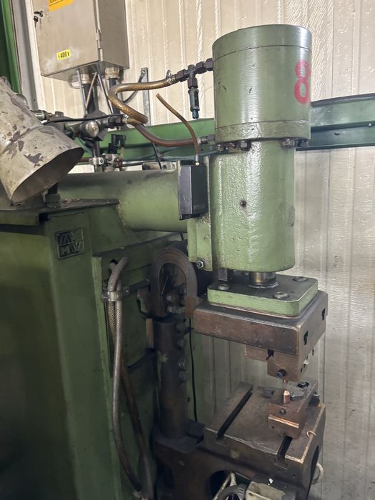 Masină de sudat in pucte