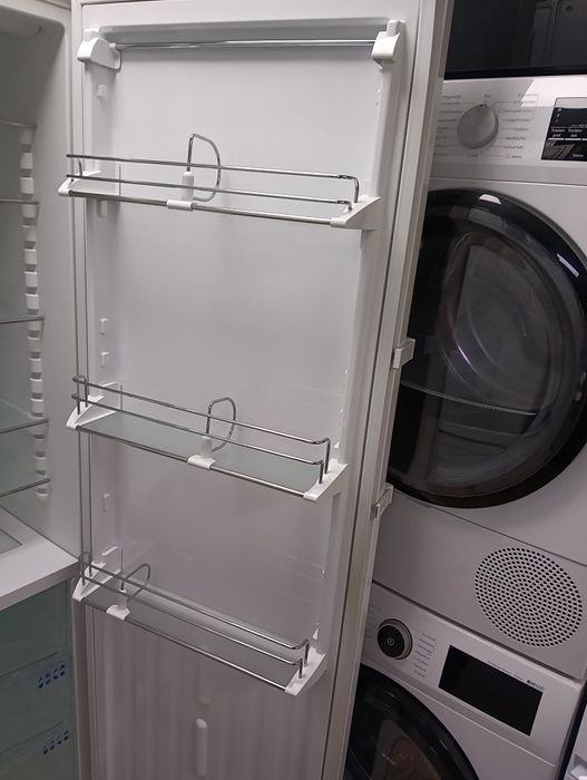 Голям хладилник, охладител Liebherr А+++  с 2 години гаранция!