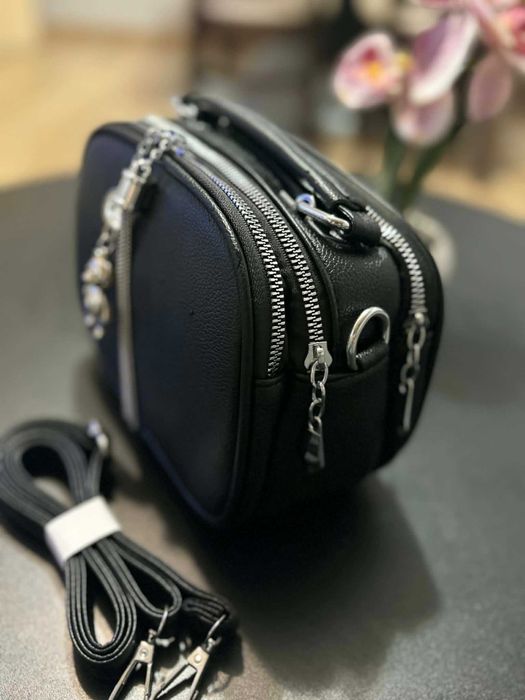 Дамска черна кожена чанта