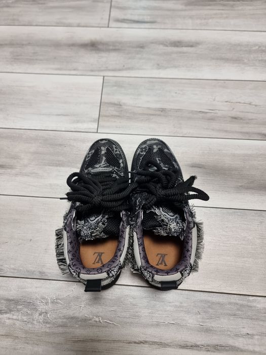 Adidasi Louis Vuitton