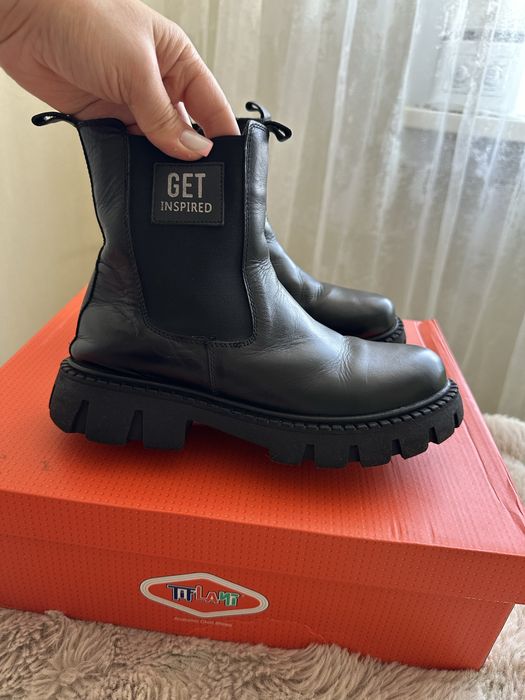 Продаю весенние ботиночки на девочку