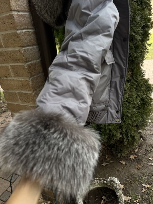 Vând geaca cu blana naturala vulpe argintie marimea S