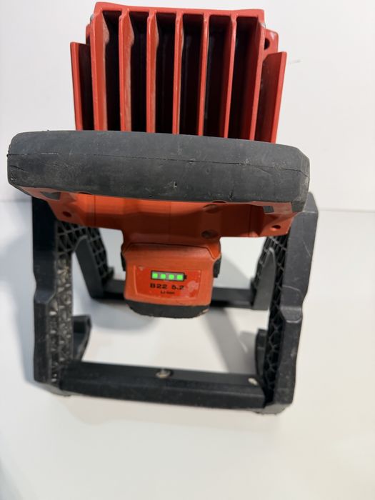 Hilti proiector SL6 A22 si Lanterna SL 2 A22