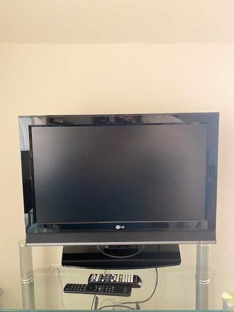 LG LCD телевизор 32” — модел 32LG342