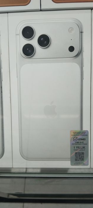 Iphone 17 pro max silver