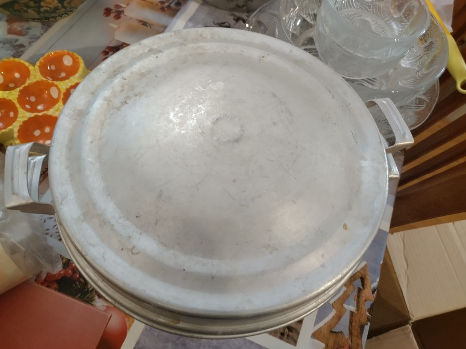 Голямо разнообразие от старинни колекции ,сервизи и други на символичн