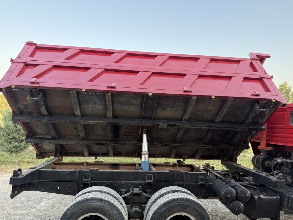 Kamaz. Kuzif selxoz sotiladi.