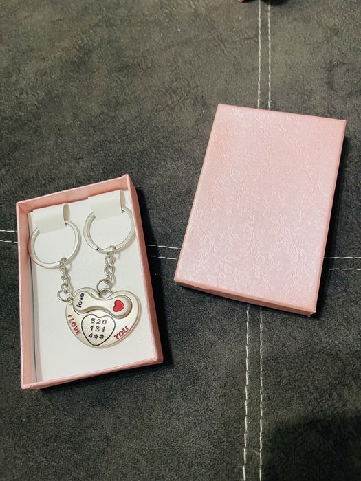 Брелки парные железные