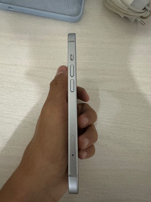 iPhone 15 86% 128 GB