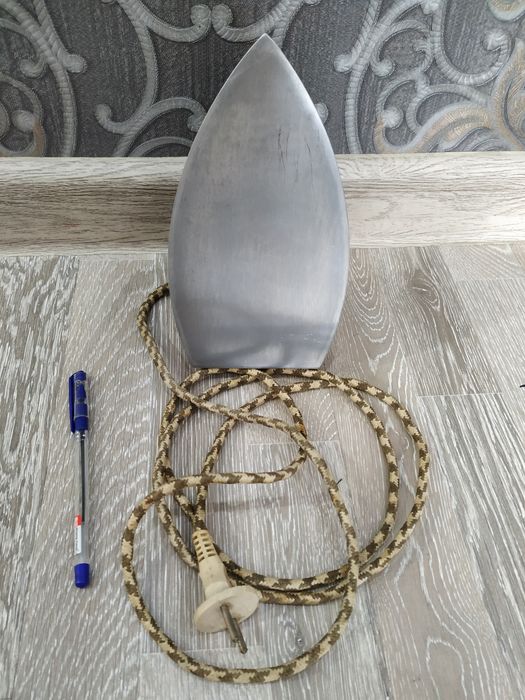 Продаю утюг в рабочем состоянии