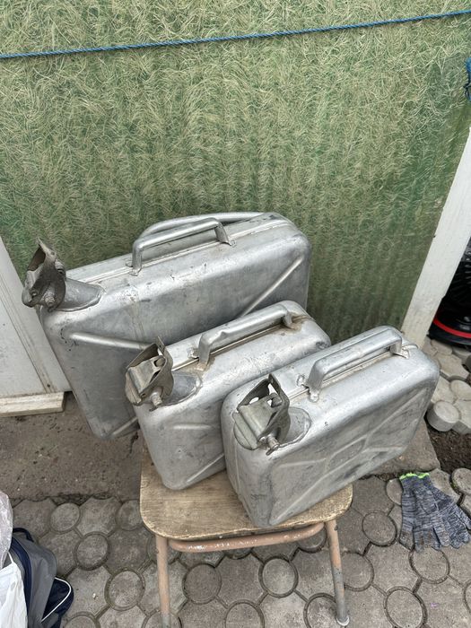 Канистры СССР 3шт продаются