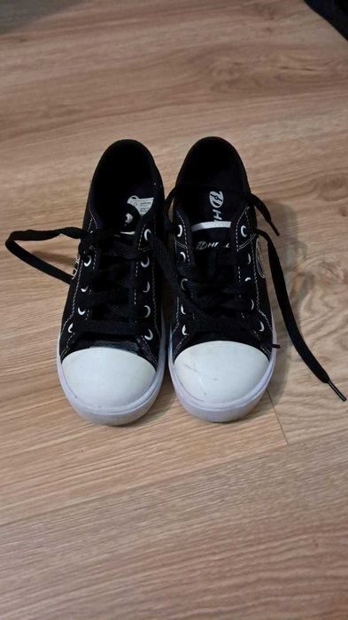 Vand adidasi cu rotite Heelys - marimea 33-34 - stare perfecta