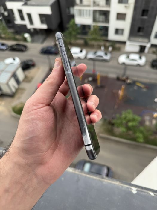 Телефон Iphone 11 64Gb Black