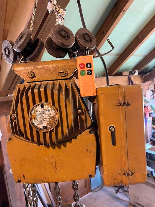 Верижен телфер 1000кг с радиоуправление