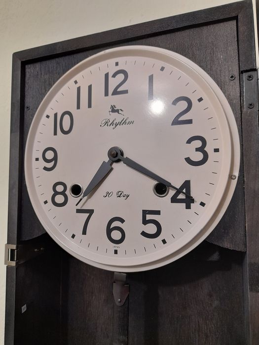 Ceas,Pendulă de perete