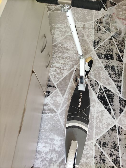 Продаётся самокат.