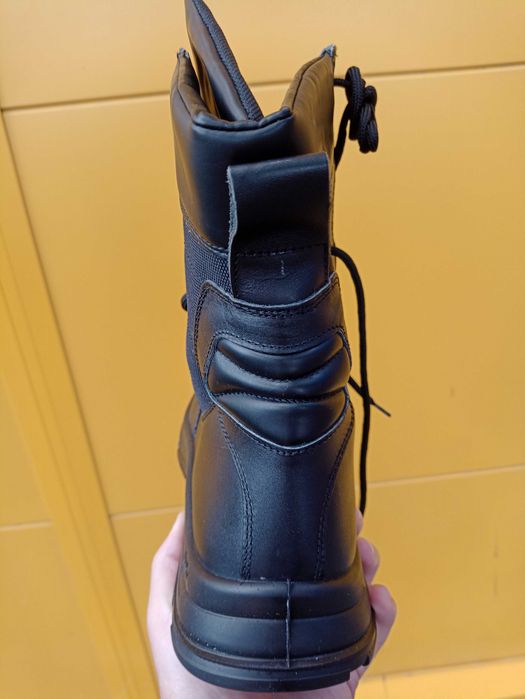 Bocanci piele cu protecție metal în vârf și călcâi