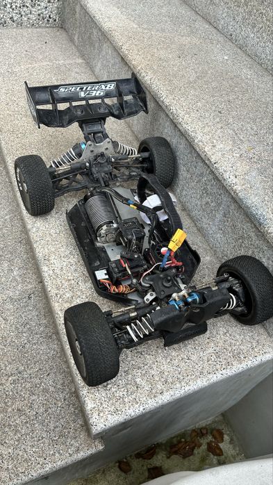 RC 1/8 carson бъги