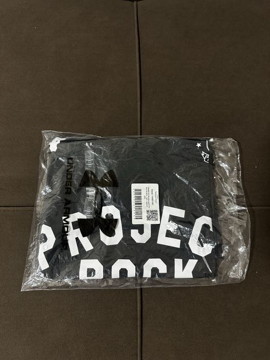 Футболка от Under armour