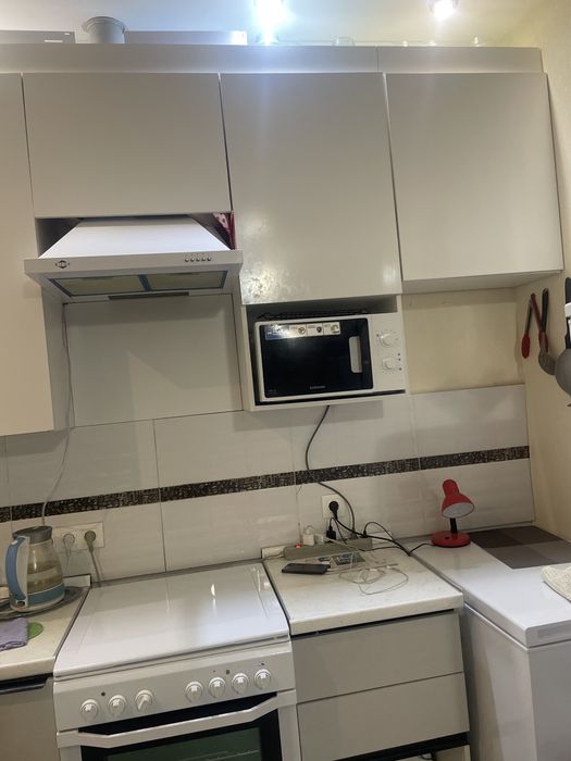 Продам Кухонный шкаф готовый