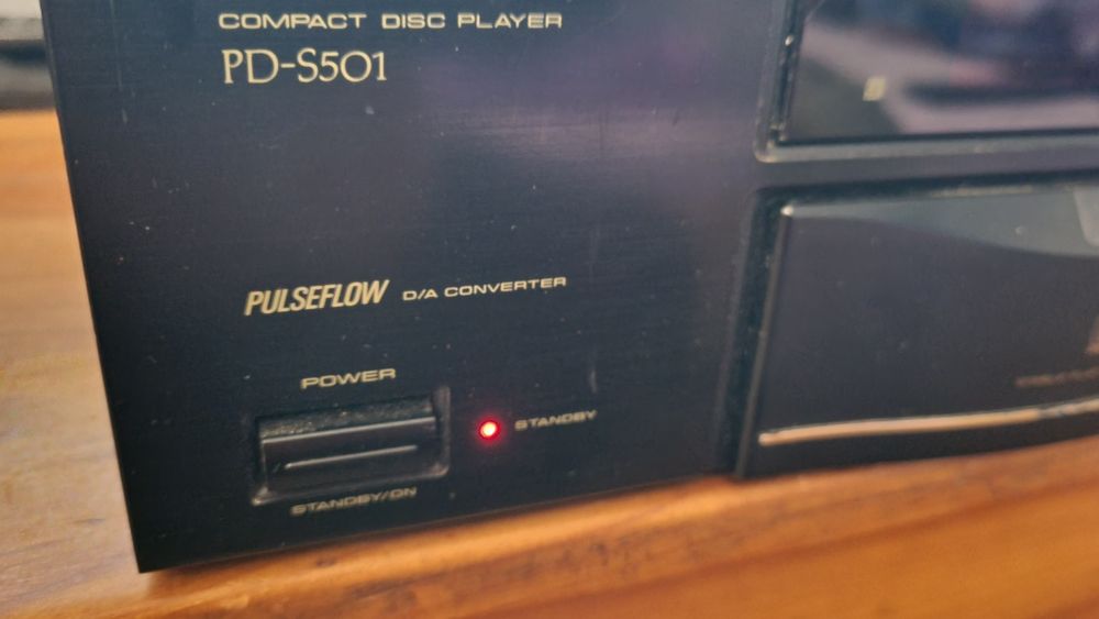 Продавам CD player PIONEER PD-S501
