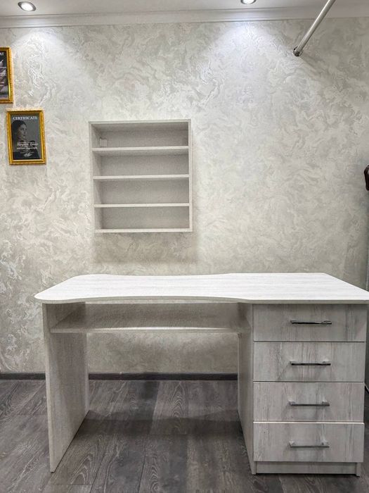 Продается стол для маникюра