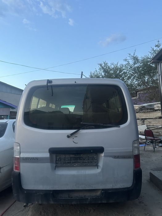 Nissan Urvan  ниссан урван