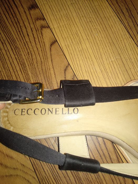 Продам босоножки