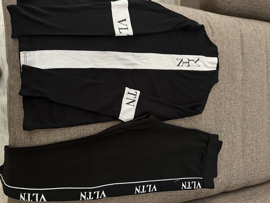 Дамски спортен комплект