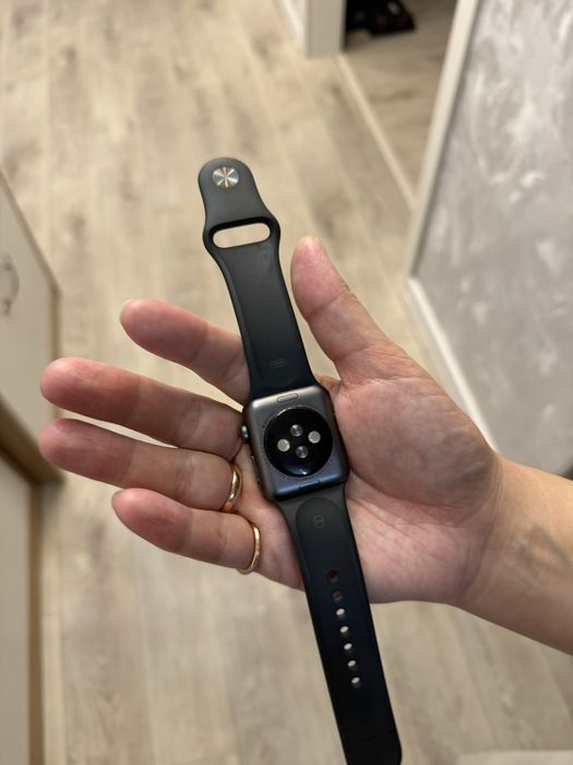 Продам Apple watch 3 , 38 мм.