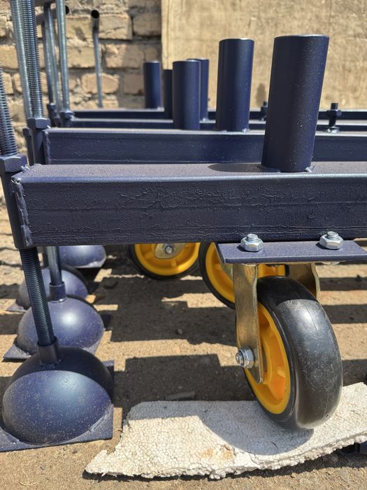 Производство лесов (вышек тур) с боковым ограждением для безопасности